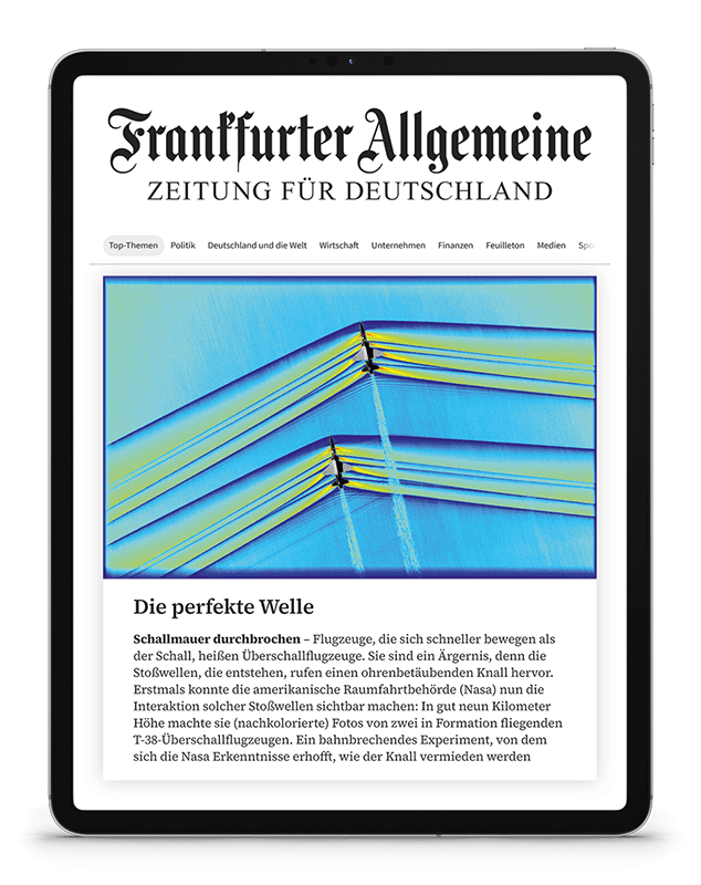 iPad Pro 13 frontal hoch spacegrau FAZ Edition image number null